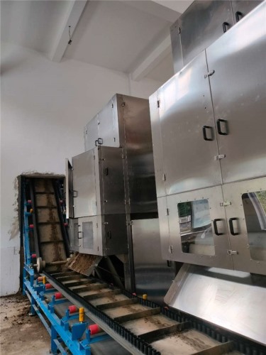 云南某污水處理廠定制的一體式污泥深度脫水機(jī)，現(xiàn)已投入使用！